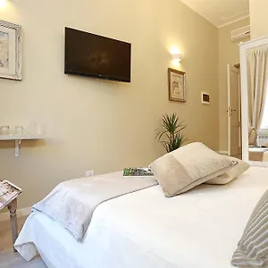 liberty-rome-suites.it-romehotels.com/